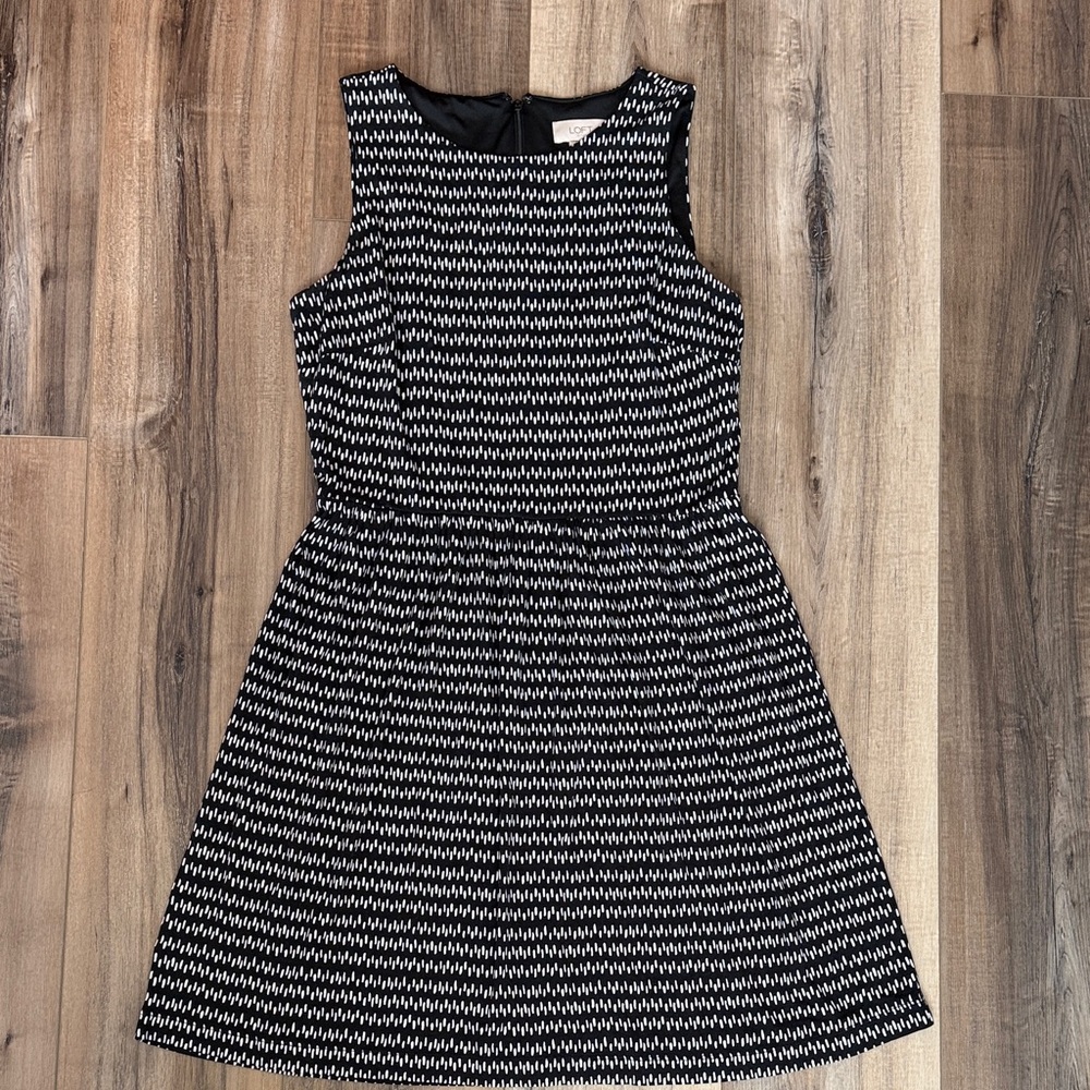 Ann Taylor Loft small Sleeveless Black & White Patterned Fit-and-Flare Dress